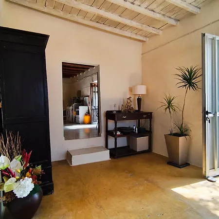 Dc Family & Garden - Traditional بيت للعطل *