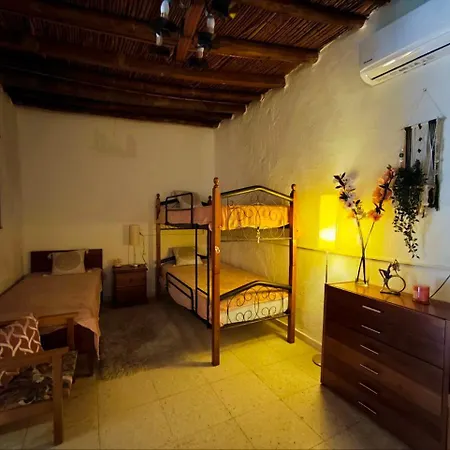 Dc Family & Garden - Traditional بيت للعطل Pano Arodes